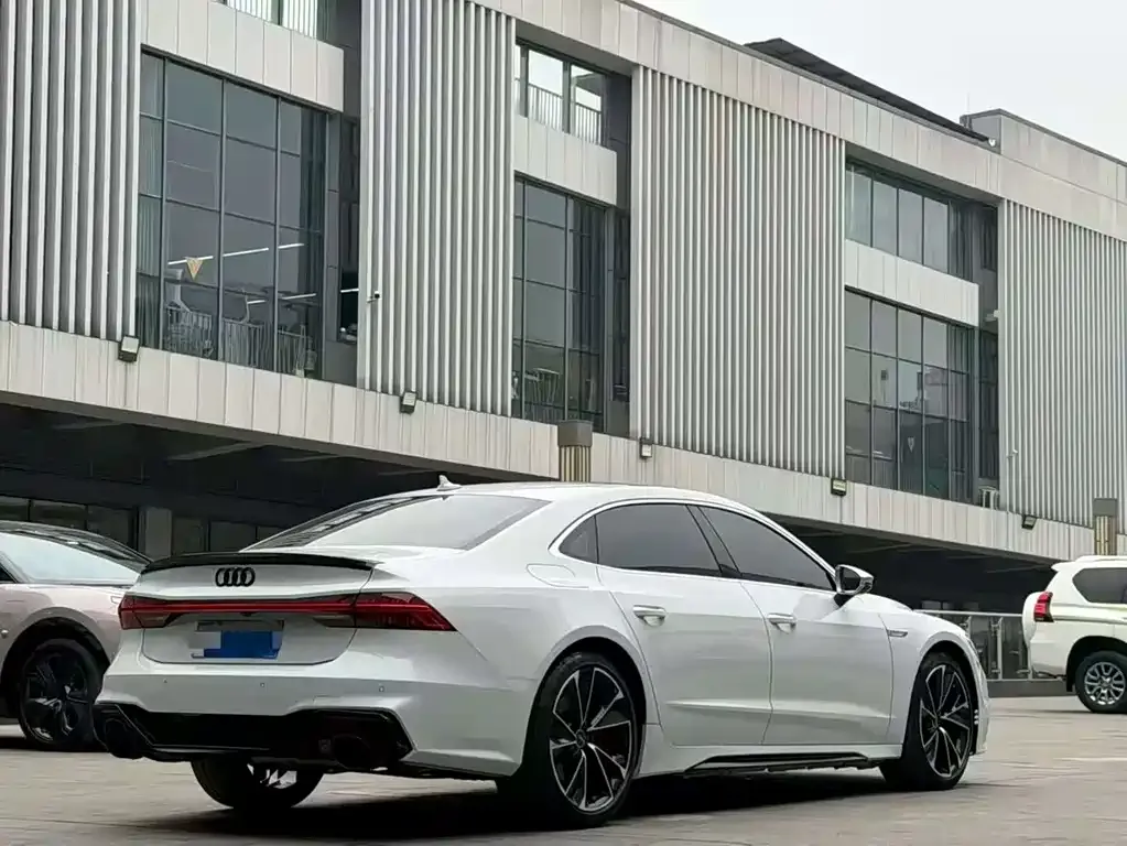 Audi A7L 2022 из CN, фото 8
