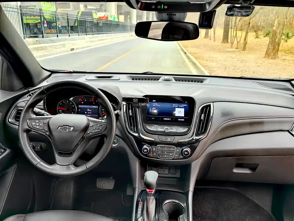 Chevrolet Equinox 2021 из CN, фото 2
