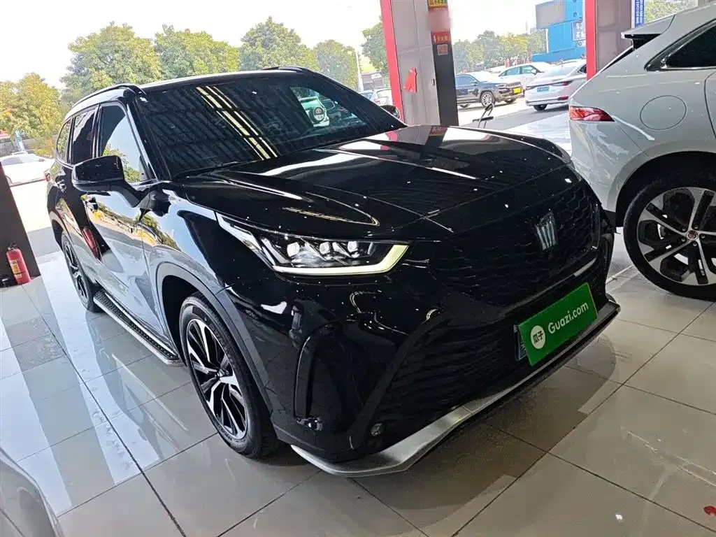 Toyota Crown Kluger 2023 из CN, фото 4
