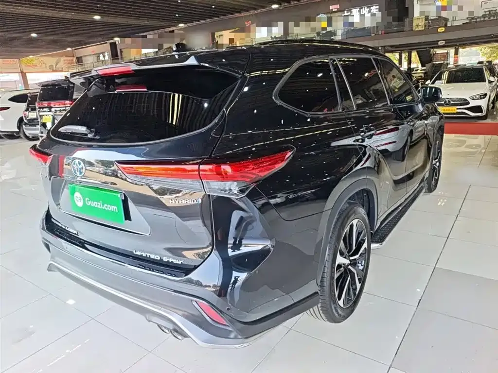 Toyota Crown Kluger 2023 из CN, фото 9