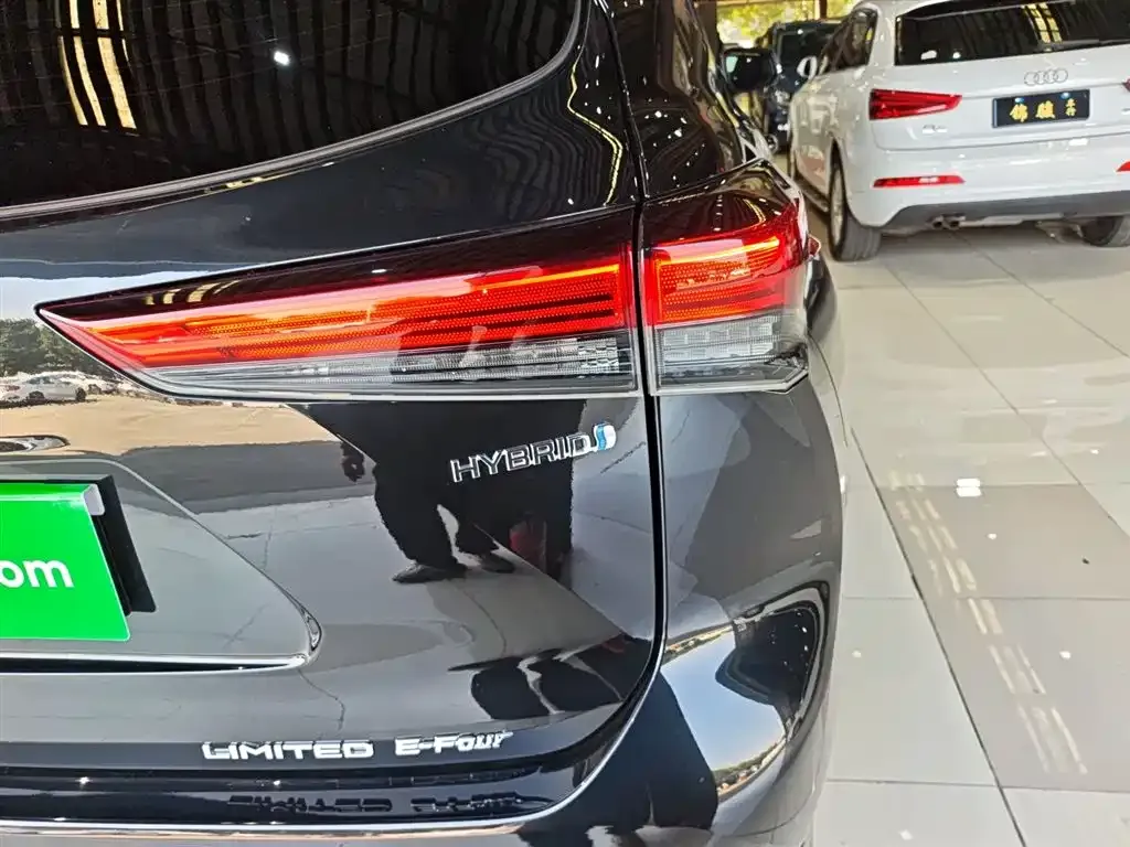 Toyota Crown Kluger 2023 из CN, фото 2