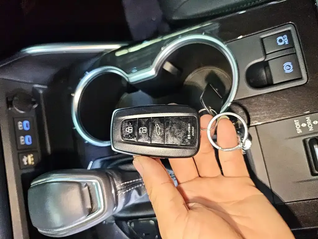 Toyota Crown Kluger 2023 из CN, фото 8