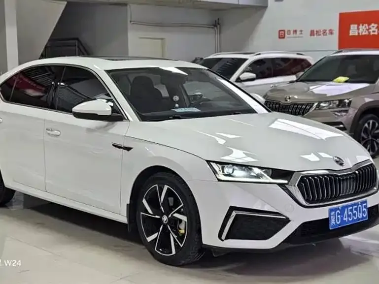 Skoda Octavia — фото 8