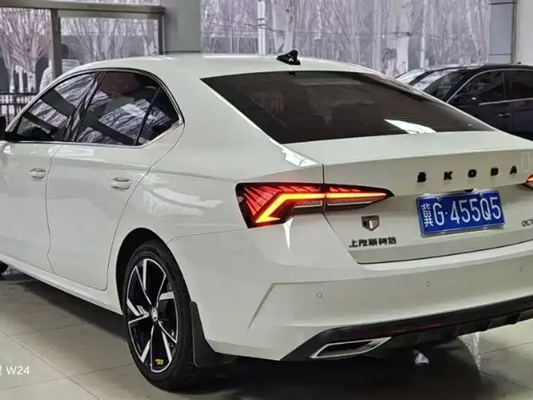 Skoda Octavia — фото 7