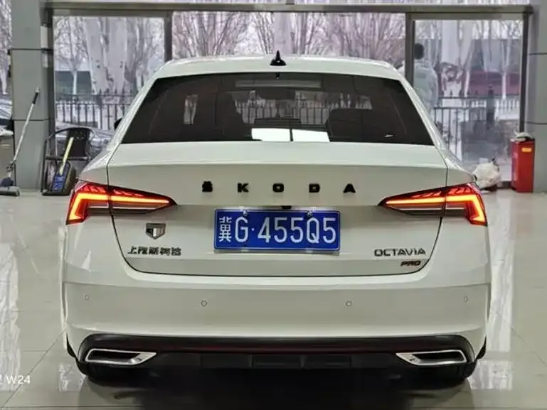Skoda Octavia — фото 6