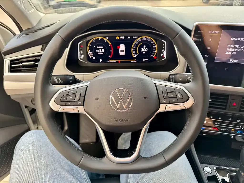 Volkswagen Bora 2024 из CN, фото 6