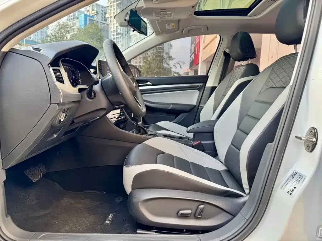 Volkswagen Bora 2024 из CN, фото 2