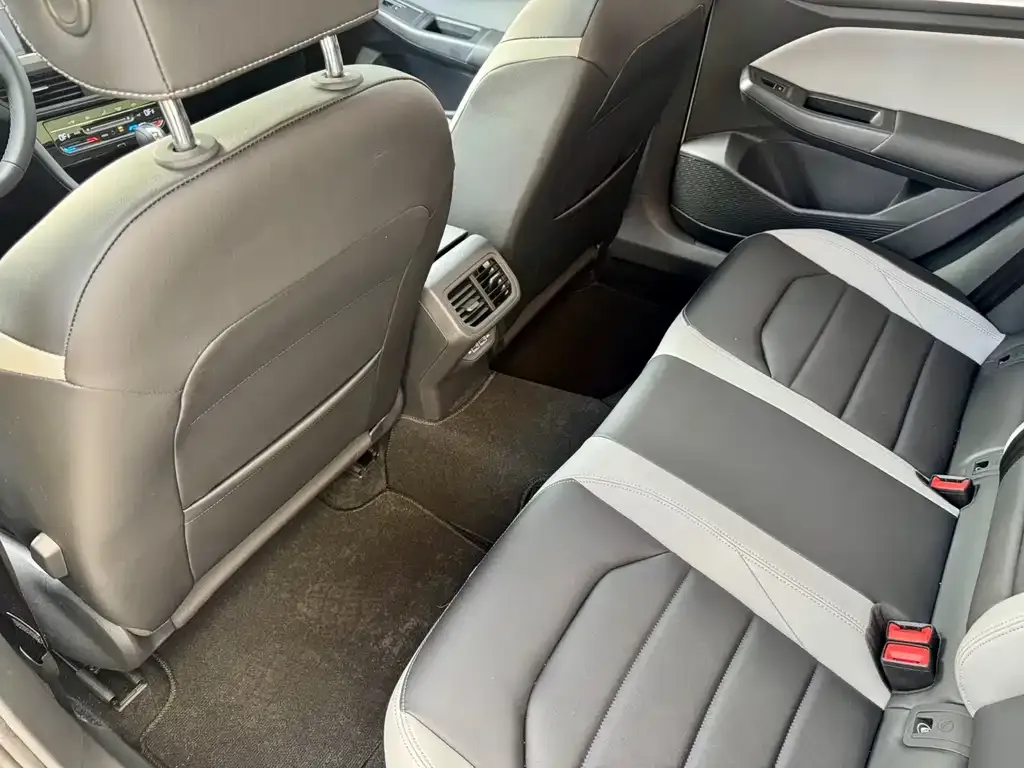 Volkswagen Bora 2024 из CN, фото 9