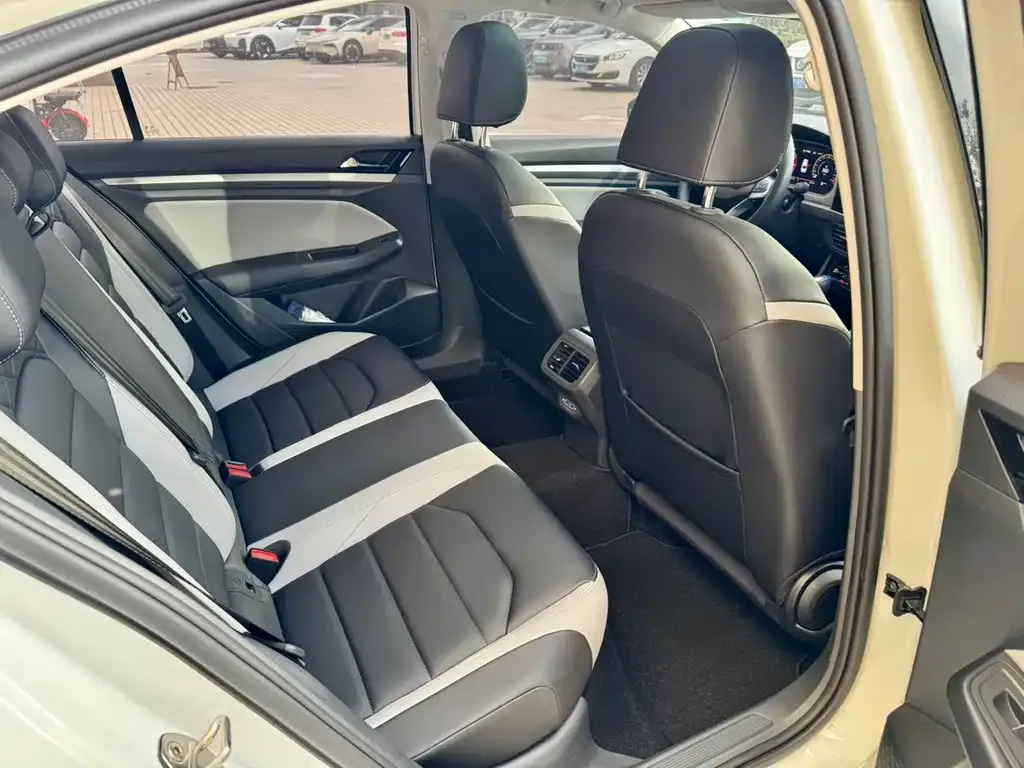 Volkswagen Bora 2024 из CN, фото 4