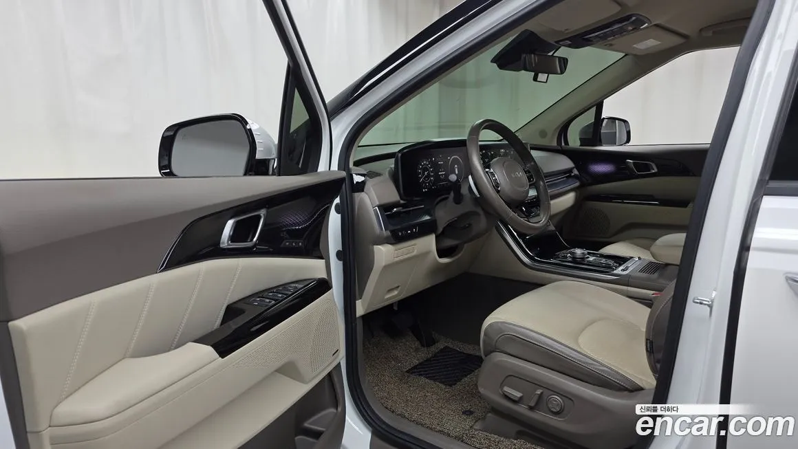 Kia Carnival — фото 10