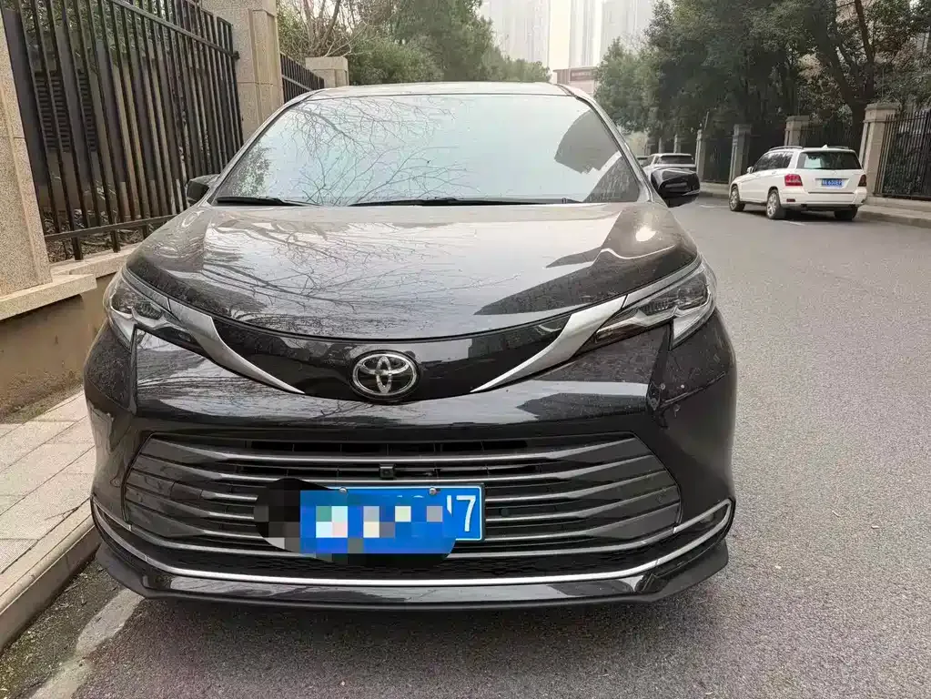 Toyota Sienna 2024 из CN, фото 7