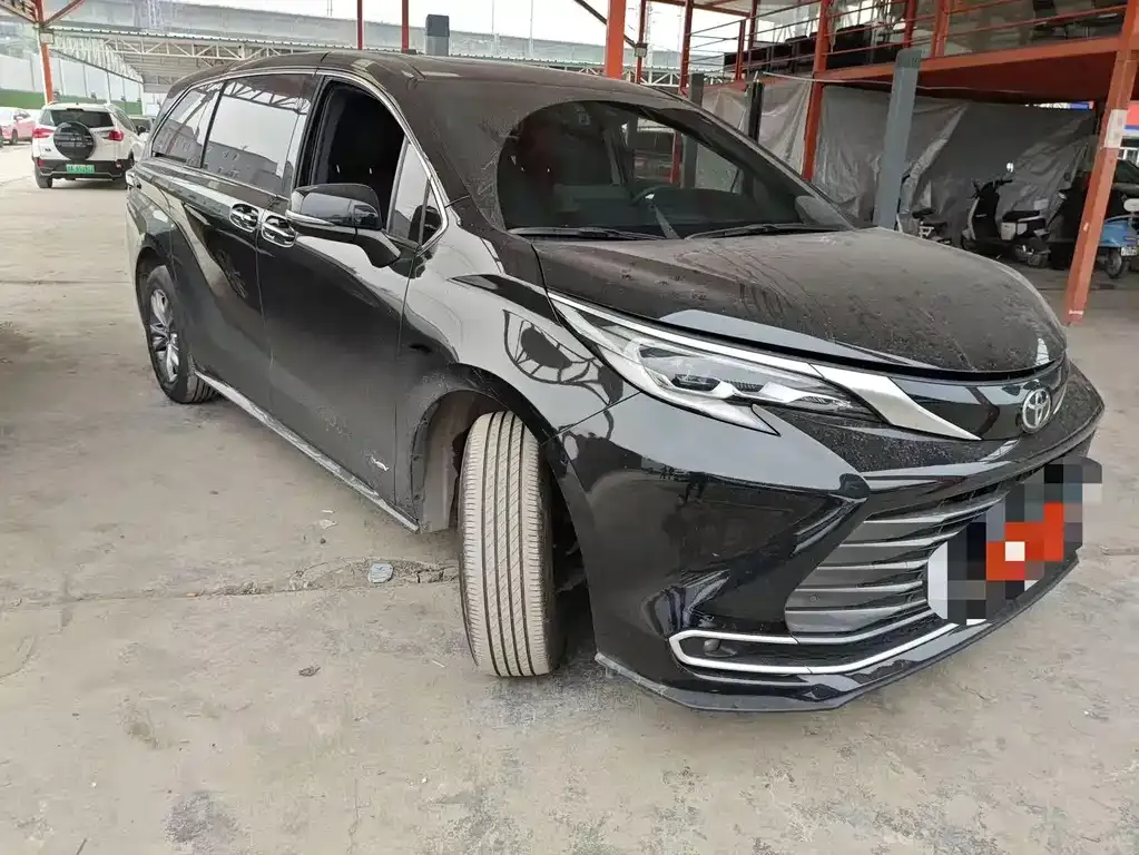 Toyota Sienna 2024 из CN, фото 6