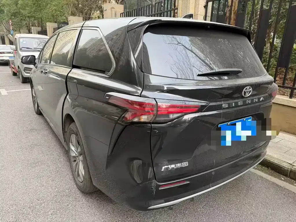 Toyota Sienna 2024 из CN, фото 9