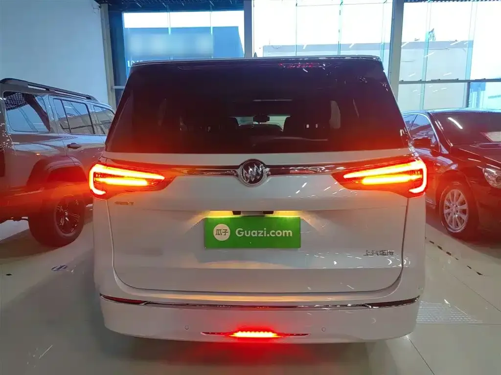 Buick GL8 2022 из CN, фото 6