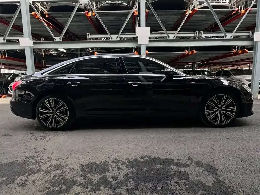 Audi A6L 2022 из CN, фото 9