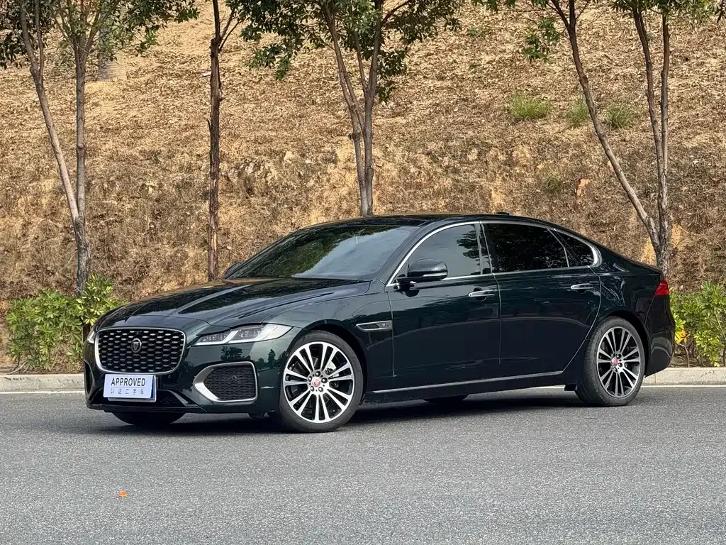Jaguar XFL — фото 1