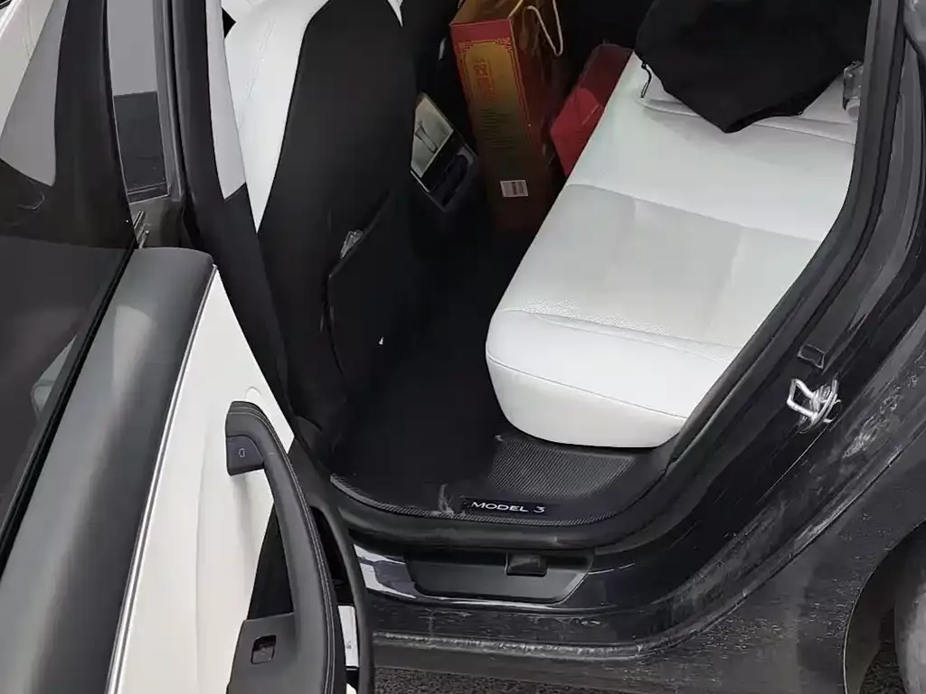 Tesla Model 3 — фото 2