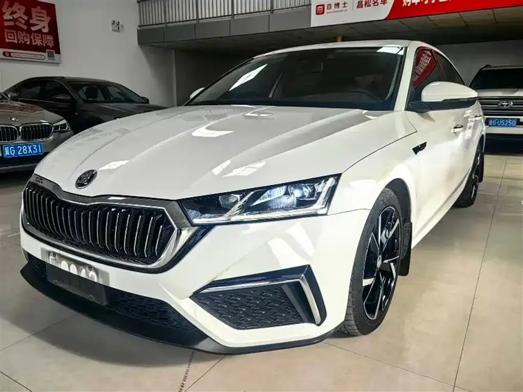 Skoda Octavia — фото 7