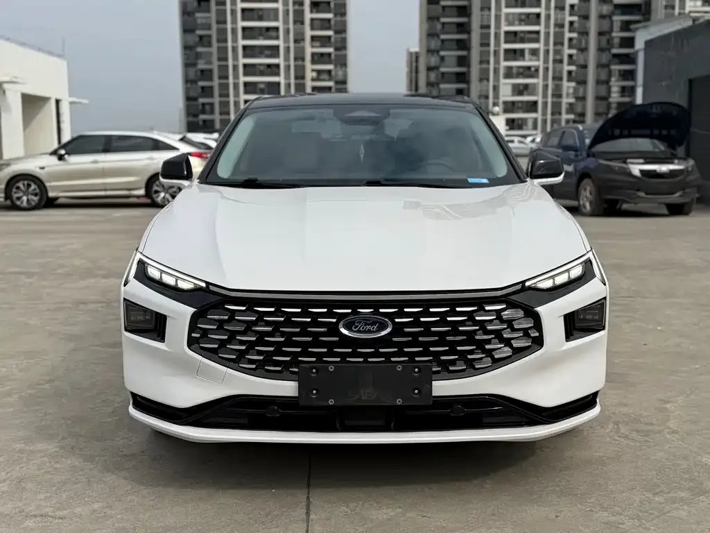 Ford Mondeo 2023 из CN, фото 2