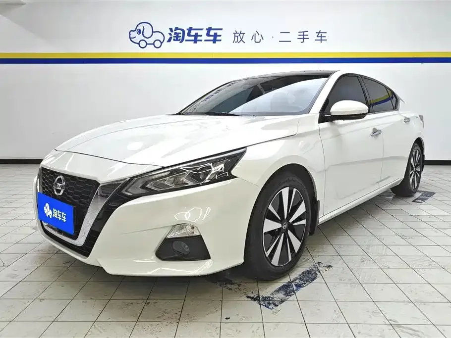 Nissan Teana — фото 1