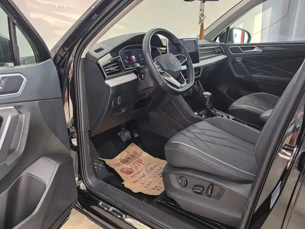 Volkswagen Tiguan L 2022 из CN, фото 8