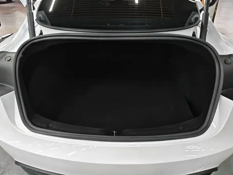 Tesla Model 3 — фото 5