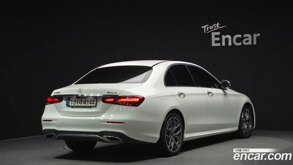 Mercedes-Benz E-Class — фото 3