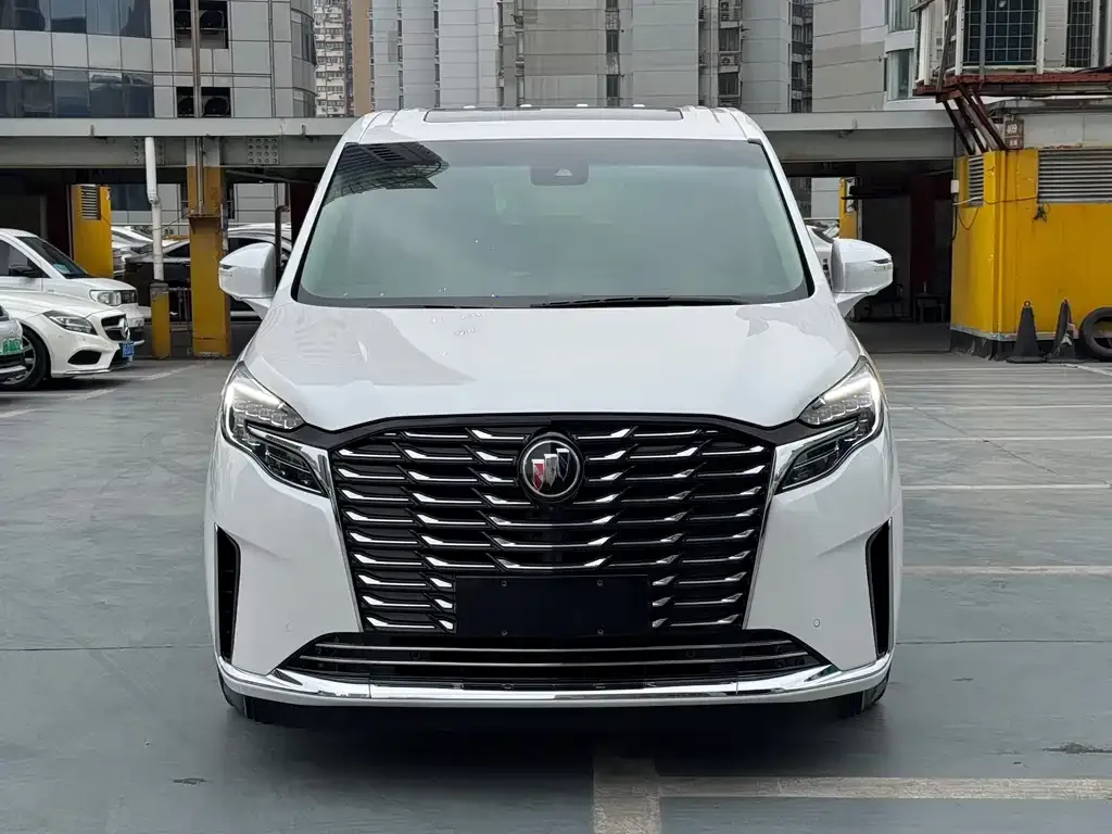 Buick GL8 2023 из CN, фото 9