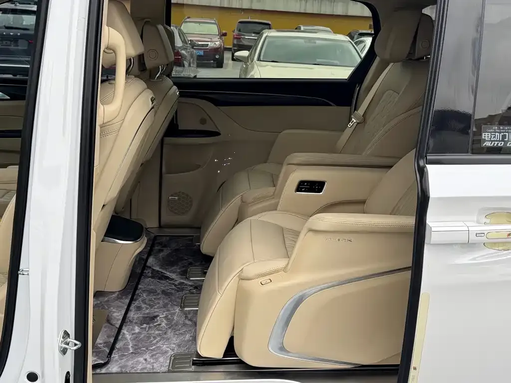 Buick GL8 2023 из CN, фото 5