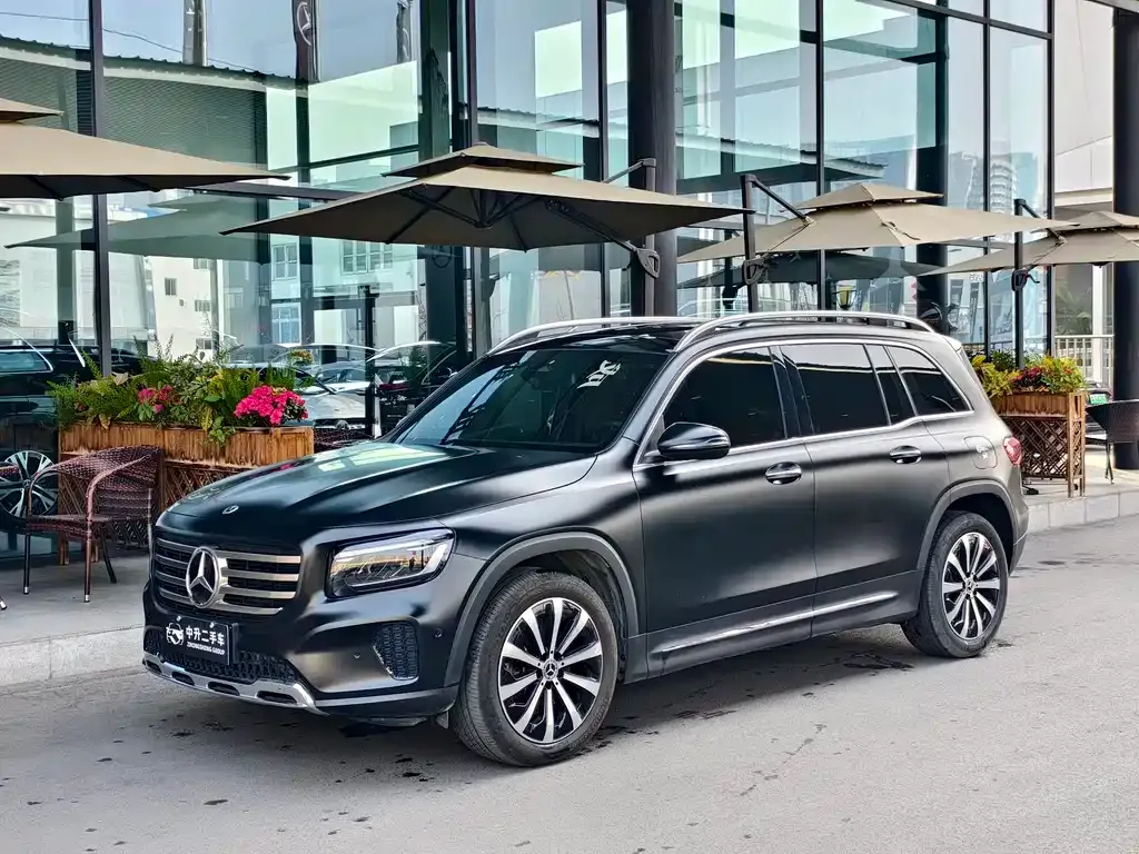 Mercedes-Benz GLB — фото 1
