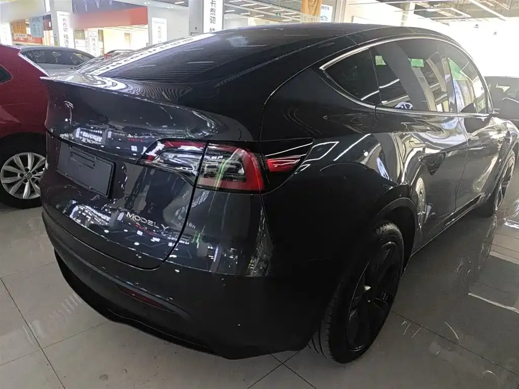 Tesla Model Y 2024 из CN, фото 8
