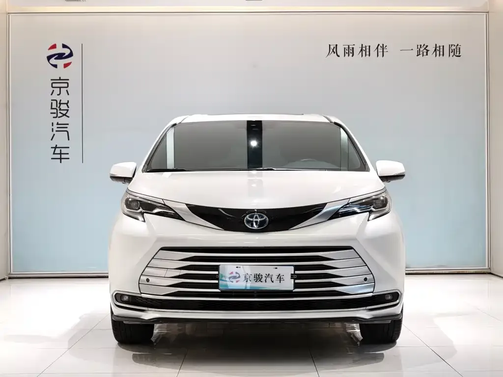 Toyota Sienna 2023 из CN, фото 6