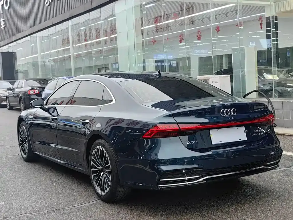 Audi A7L — фото 6
