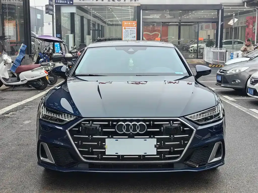 Audi A7L — фото 8