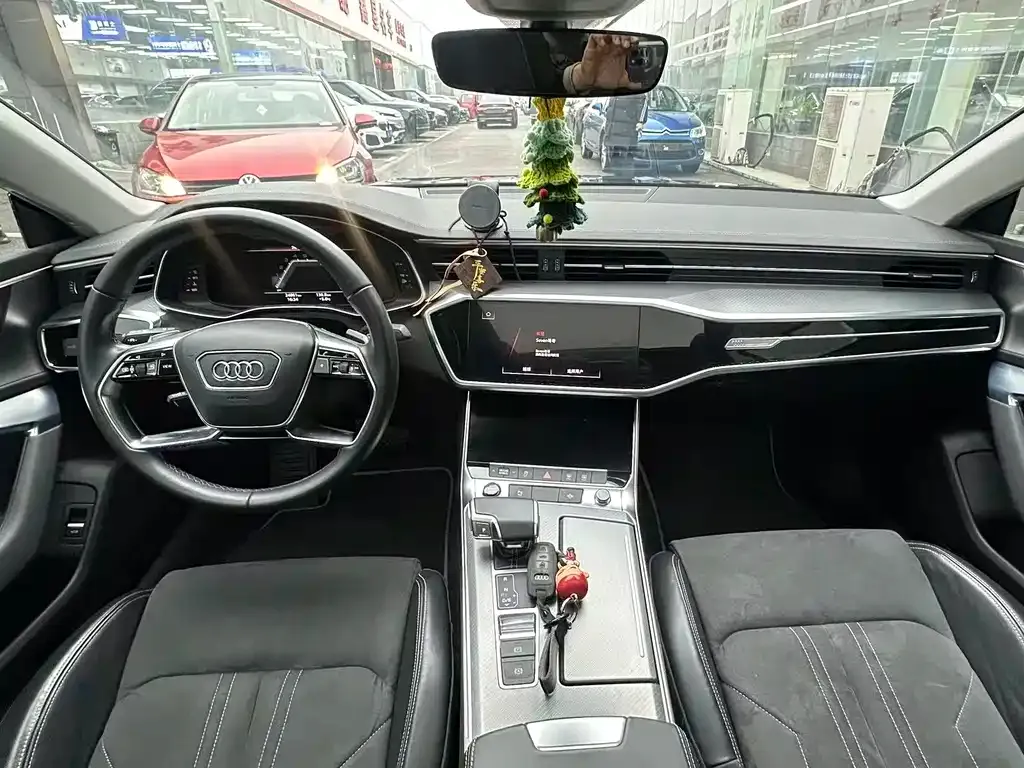 Audi A7L — фото 9