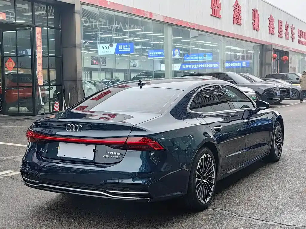 Audi A7L — фото 10