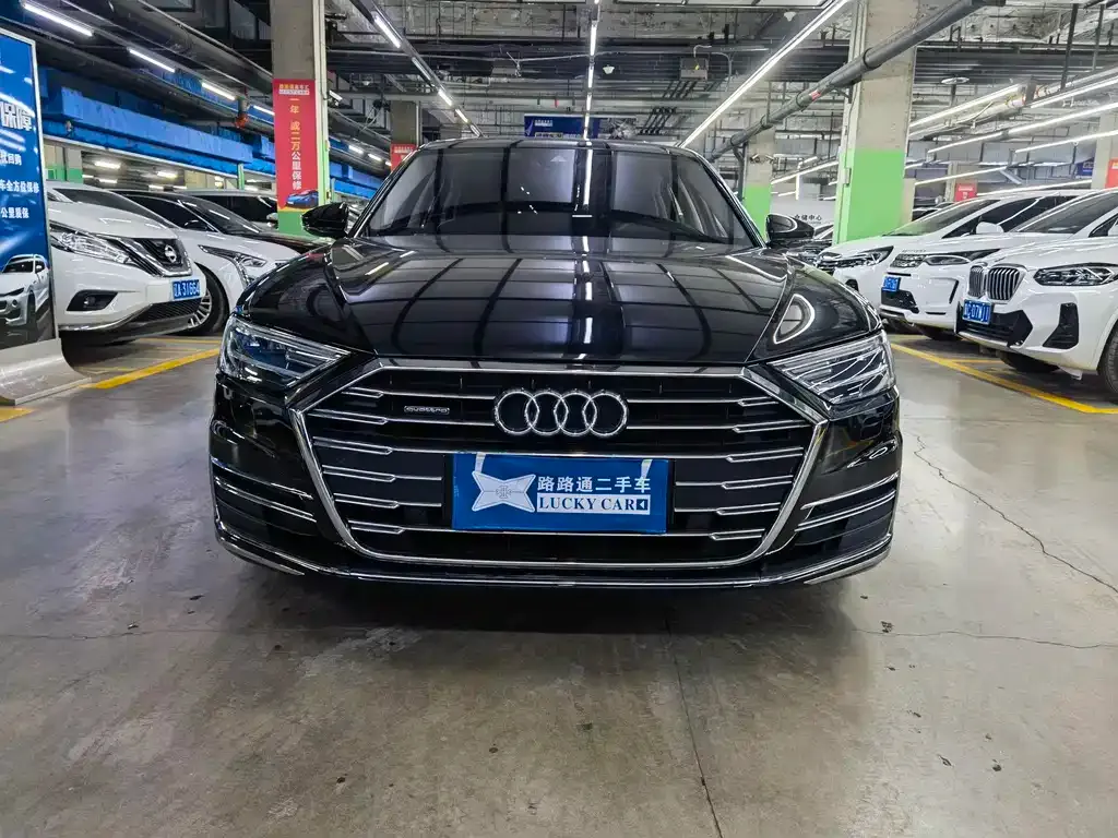 Audi A8 — фото 4