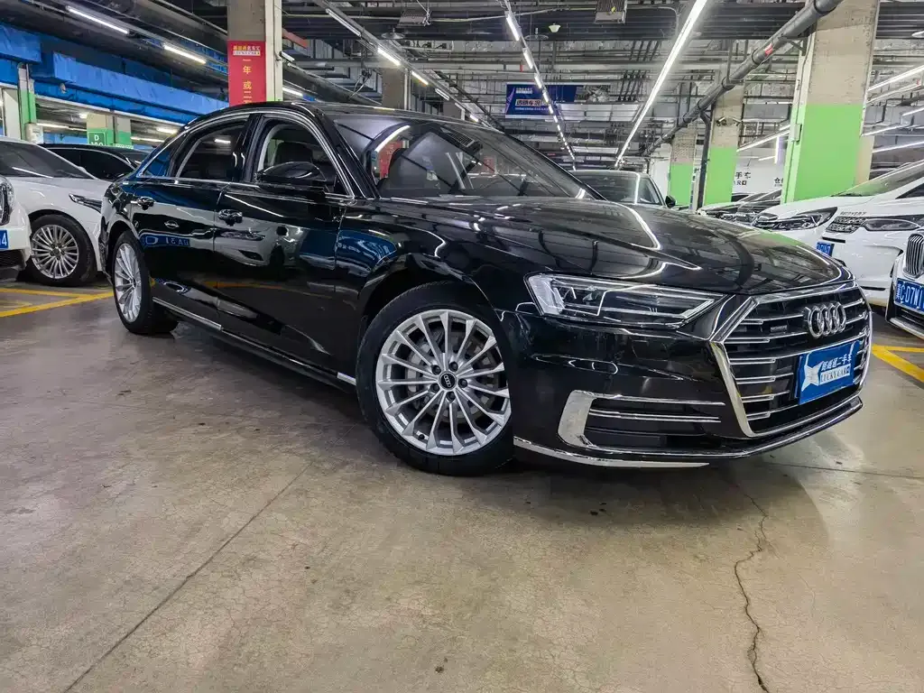 Audi A8 — фото 8