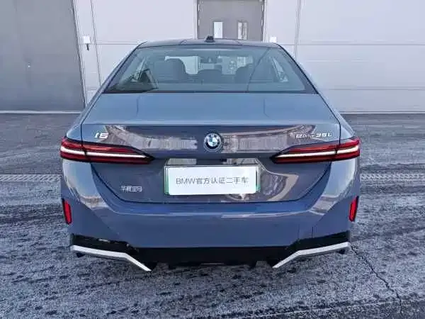 BMW i5 — фото 2