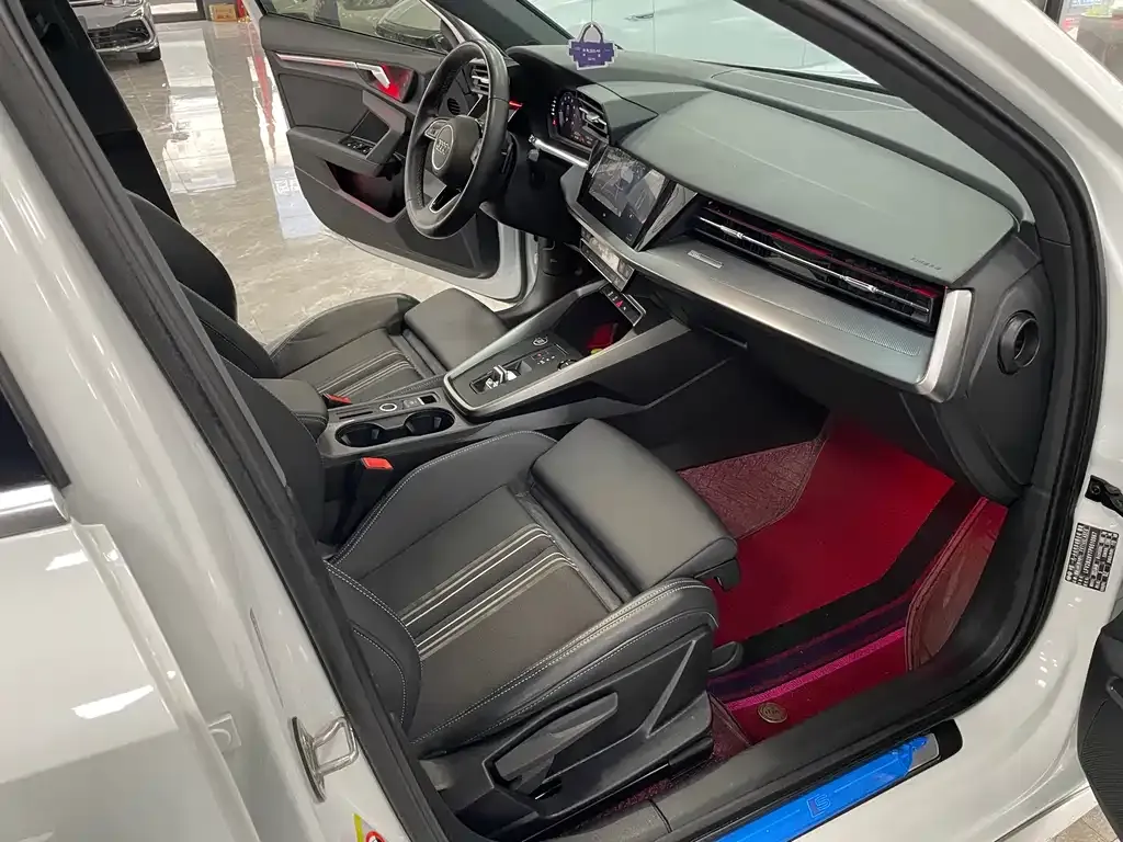 Audi A3 2023 из CN, фото 3