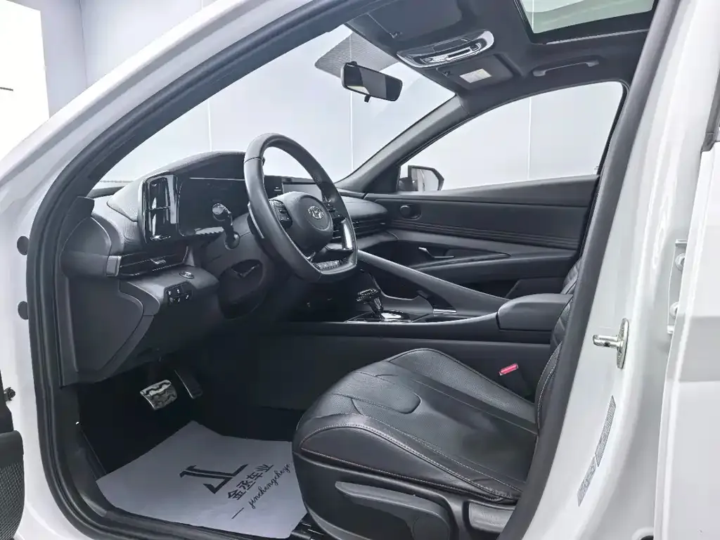 Hyundai Elantra 2023 из CN, фото 7