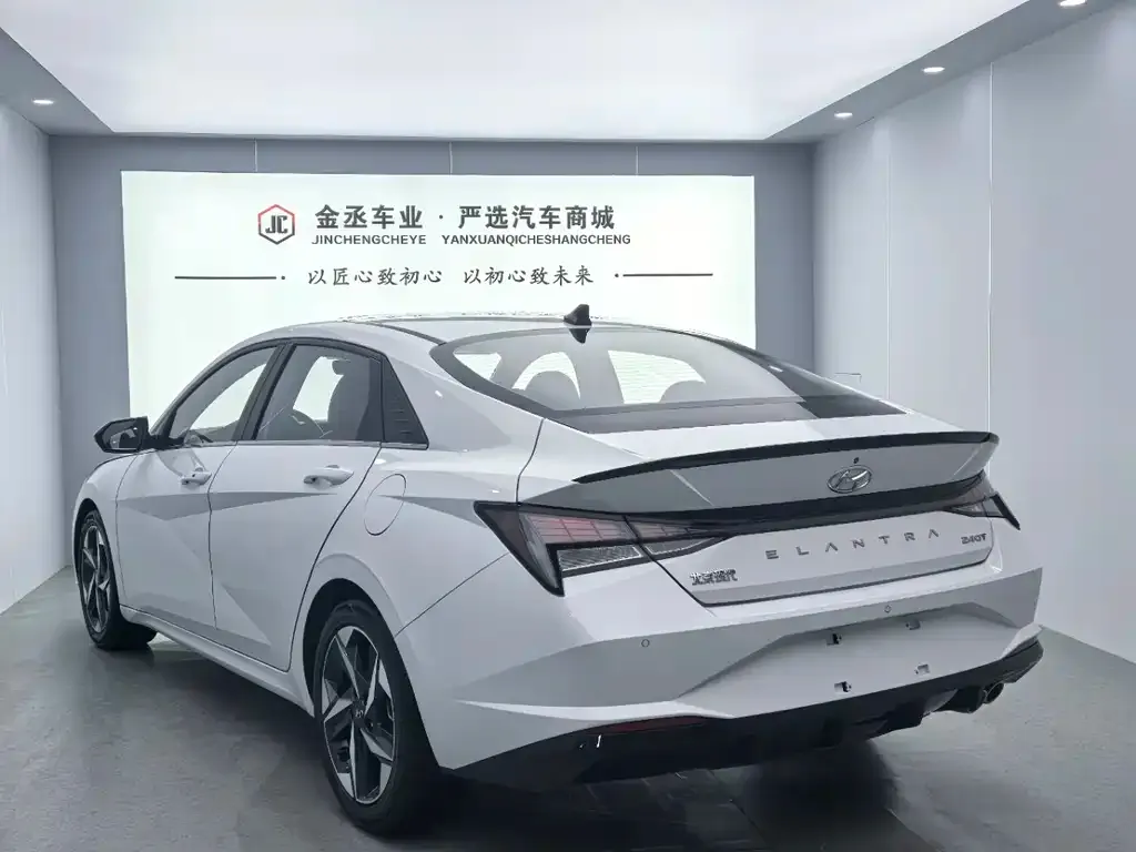 Hyundai Elantra 2023 из CN, фото 9