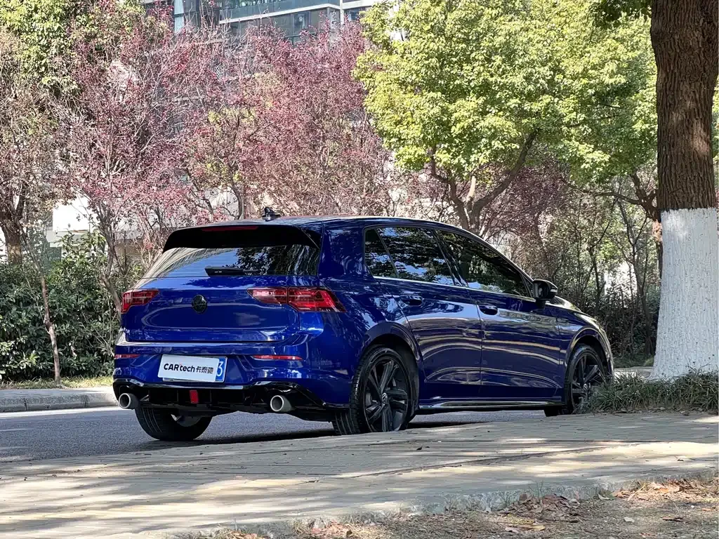 Volkswagen Golf 2023 из CN, фото 8