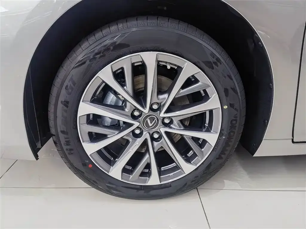 Lexus ES 2026 из CN, фото 2