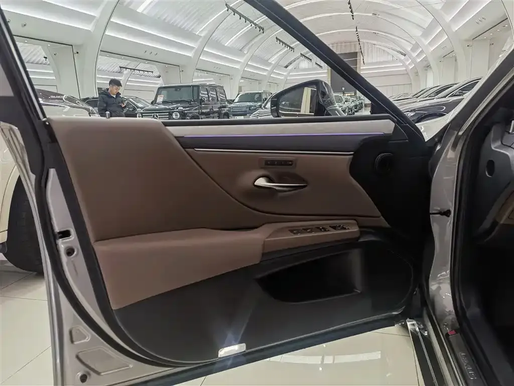 Lexus ES 2026 из CN, фото 6