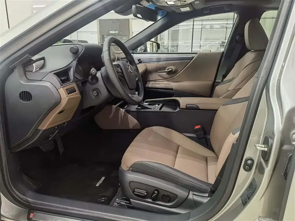 Lexus ES 2026 из CN, фото 5