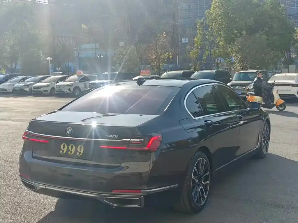 BMW 7 Series 2021 из CN, фото 5