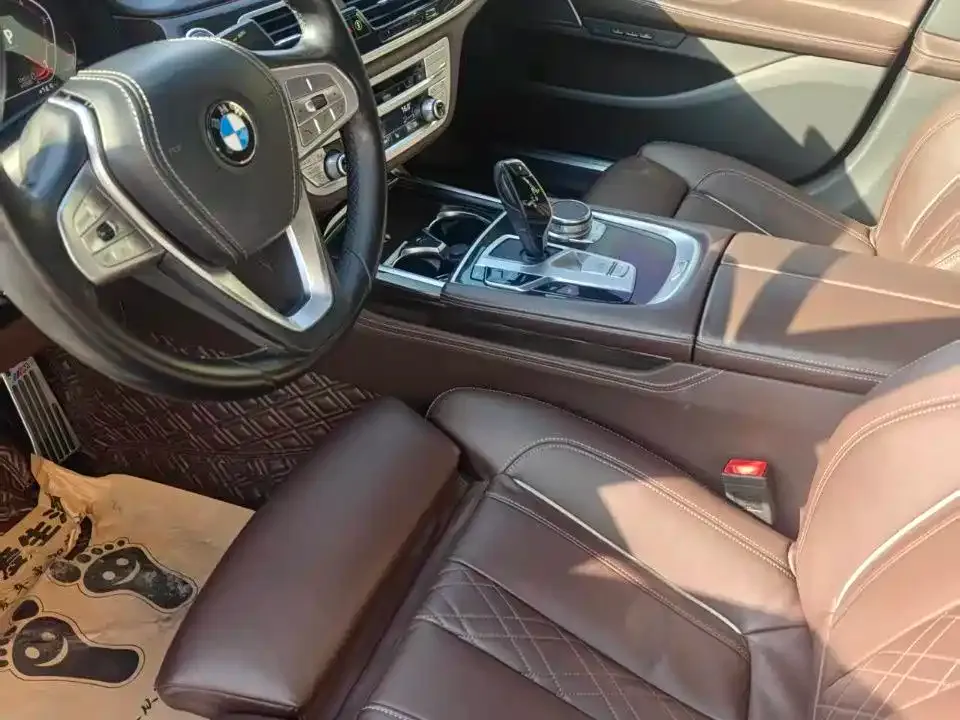 BMW 7 Series 2021 из CN, фото 7