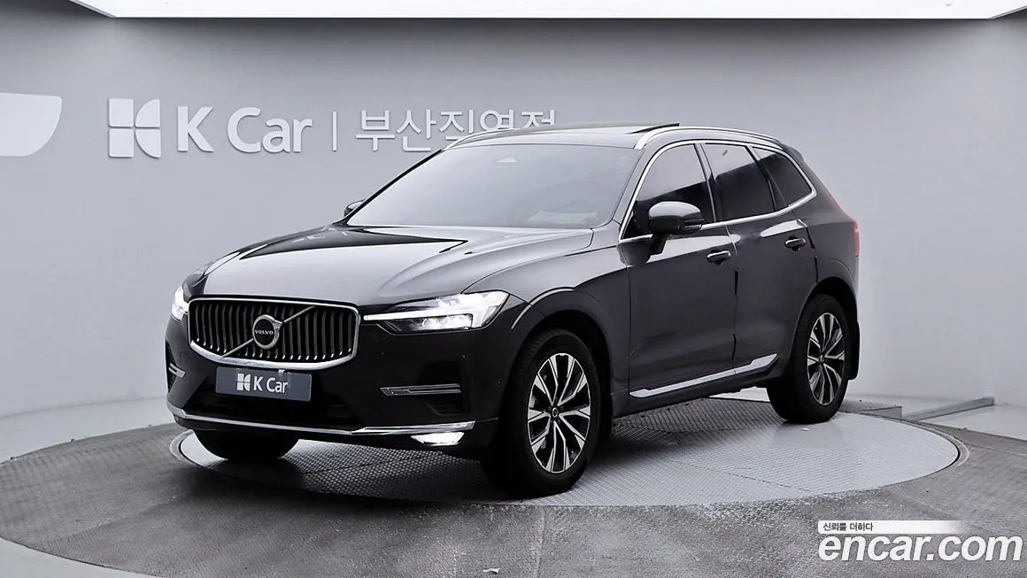 Volvo XC60 — фото 1