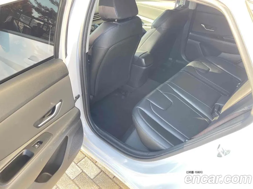 Hyundai AVANTE 2021 из KR, фото 2